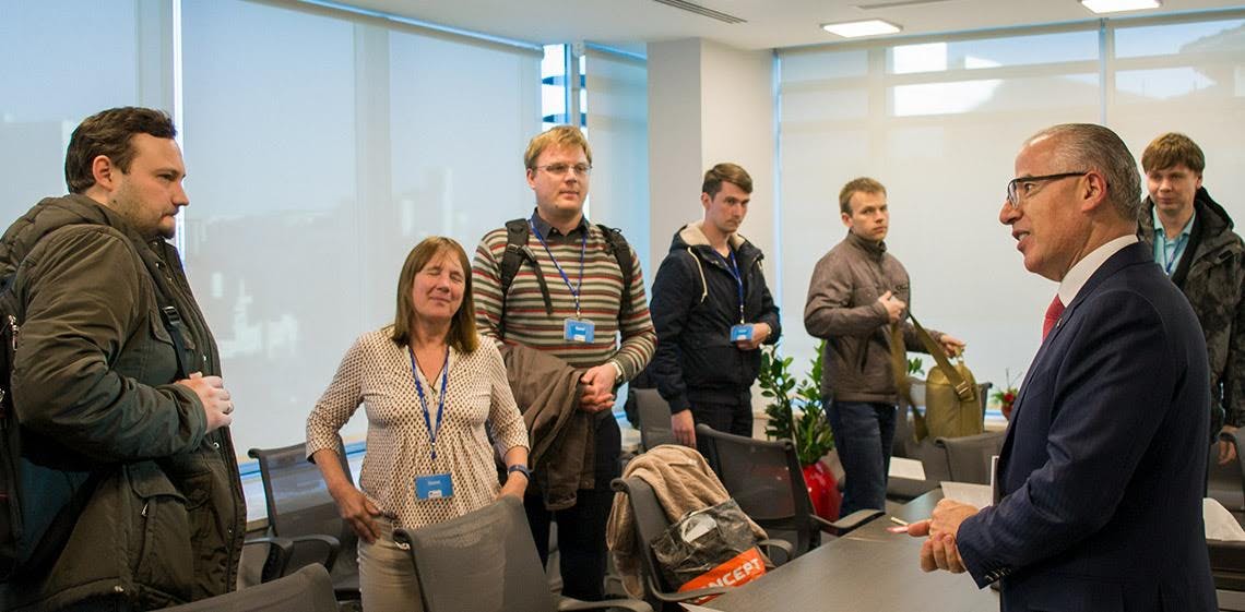 Une délégation internationale de professeurs en ingénierie logicielle en visite dans les locaux de ProgressSoft