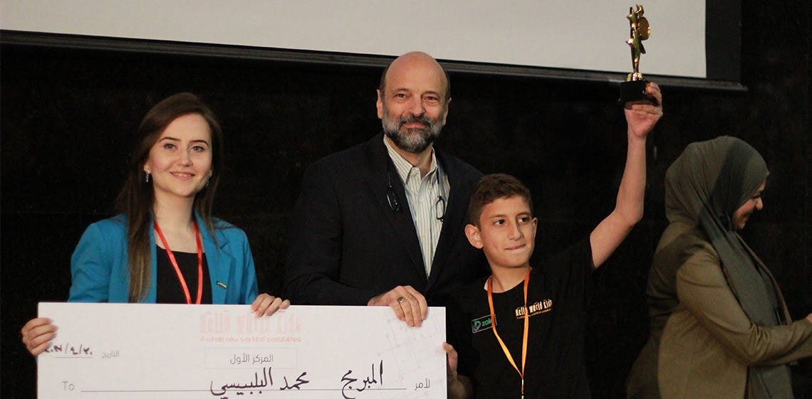 ProgressSoft feiert mit den Siegern des Junioren-Programmierwettbewerbs